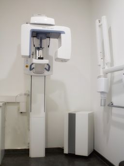 Moderne Röntgentechnik im Röntgenraum Praxis für Zahnheilkunde in Garbsen